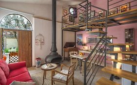 Bed And Breakfast Queen